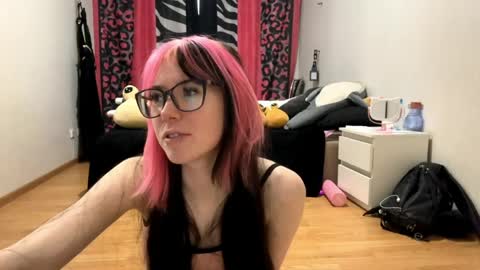 Aileen online show from April 4, 7:18 am