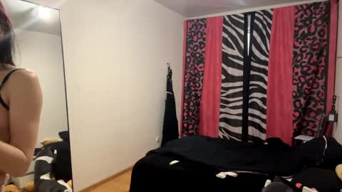 Aileen online show from April 2, 6:33 am