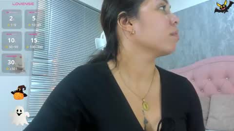 L I S S A  online show from November 1, 3:21 am