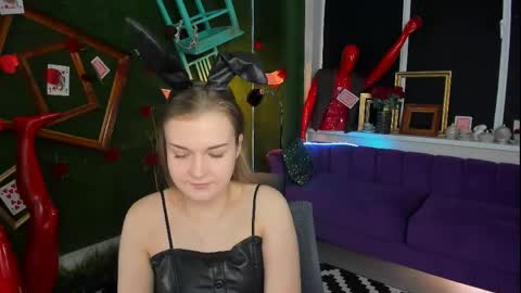Lissa Telor online show from June 3, 1:56 pm