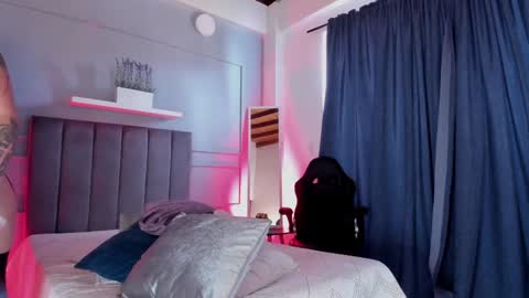 Snapshot of lissy_addams chatting on February 6, 7:51 pm Lissy online show from February 6, 7:51 pm