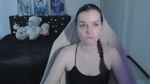 little__flowers online show from June 6, 9:04 am