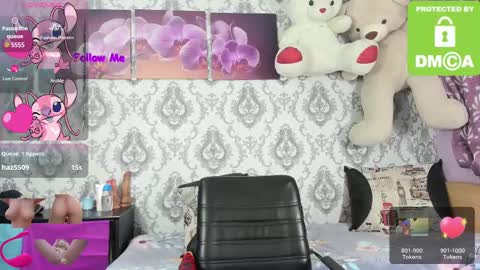 Snapshot of little_letti chatting on February 25, 3:42 am Letti online show from February 25, 3:42 am
