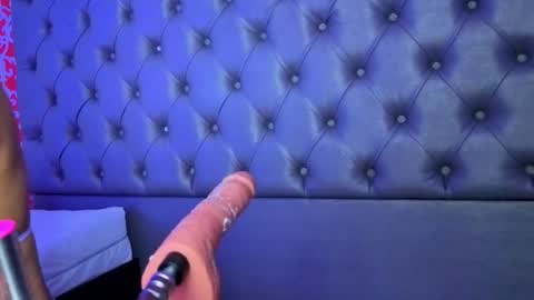 little_lilith_apple online show from November 20, 7:59 pm