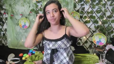 Mia online show from April 1, 1:41 pm