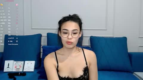 Kwan online show from December 4, 9:00 am