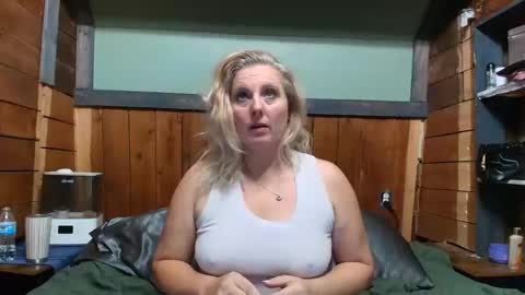 lisanixs online show from April 5, 3:05 am