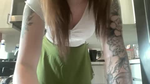 Snapshot of littlelovesbig chatting on October 27, 5:52 pm littlelovesbig online show from October 27, 5:52 pm