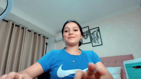 Snapshot of littlemolly_pregnant chatting on March 10, 11:27 pm Sarahs Room online show from March 10, 11:27 pm