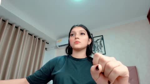 Snapshot of littlemolly_pregnant chatting on February 20, 11:54 pm Sarahs Room online show from February 20, 11:54 pm