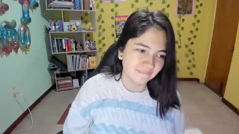 Snapshot of littleprety6969 chatting on March 9, 12:09 pm Mia online show from March 9, 12:09 pm