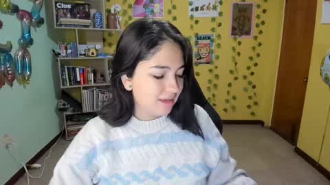 Snapshot of littleprety6969 chatting on February 21, 4:29 am Mia online show from February 21, 4:29 am