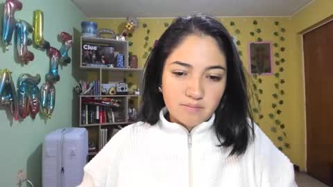 Snapshot of littleprety6969 chatting on December 23, 4:01 am Mia online show from December 23, 4:01 am