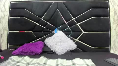 Snapshot of littlesussyy chatting on October 18, 12:30 pm Sussy online show from October 18, 12:30 pm