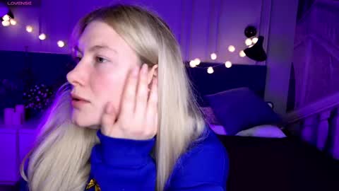 Liv 3 online show from March 2, 7:41 pm