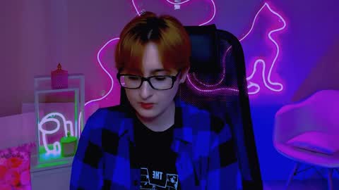 LixeLuna online show from April 4, 6:34 am