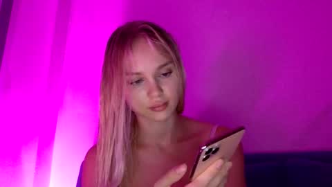 Liya online show from September 26, 1:53 pm