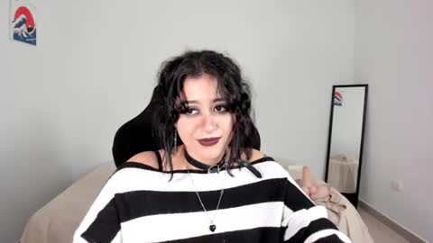 Elizabeth online show from July 9, 10:33 pm