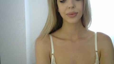 LizaSweetyy online show from June 1, 12:18 pm