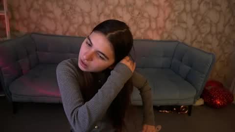 lizatiffanya_ online show from April 14, 12:27 pm