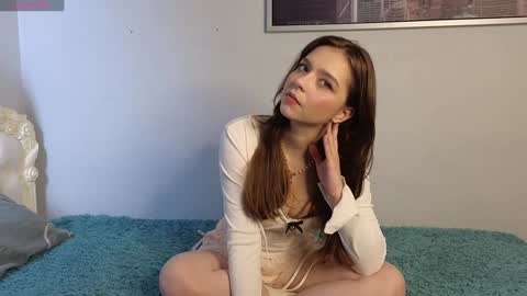 Hello there im Amelia Im new here Lets have fun online show from January 17, 3:12 am