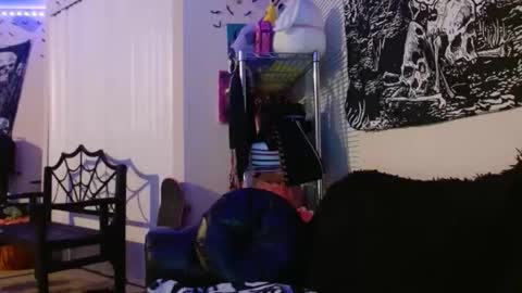 Snapshot of lizz44887 chatting on October 20, 4:15 am Lizz  online show from October 20, 4:15 am