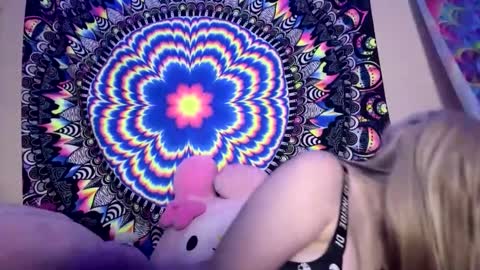 Snapshot of lizz44887 chatting on February 13, 5:26 am Lizz  online show from February 13, 5:26 am