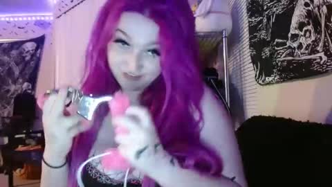 Snapshot of lizz44887 chatting on October 27, 3:57 am Lizz  online show from October 27, 3:57 am