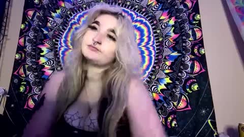 Snapshot of lizz44887 chatting on February 24, 8:58 pm Lizz  online show from February 24, 8:58 pm