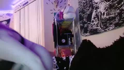 Snapshot of lizz44887 chatting on September 30, 4:18 am Lizz  online show from September 30, 4:18 am