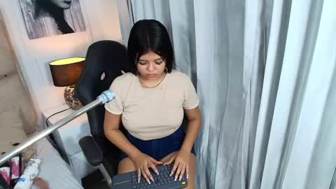 Lizz  online show from February 13, 8:17 am