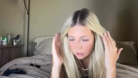 lizzy2bizzy online show from June 22, 6:16 pm