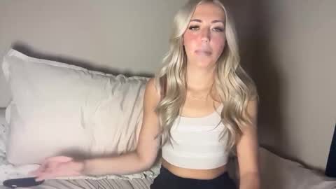 lizzy2bizzy online show from April 14, 7:14 pm