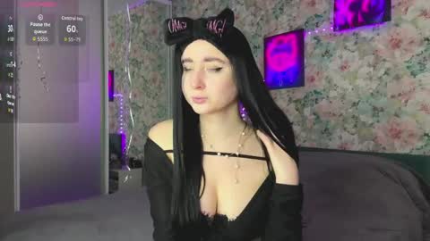 Lizzy 3 online show from April 12, 10:29 am