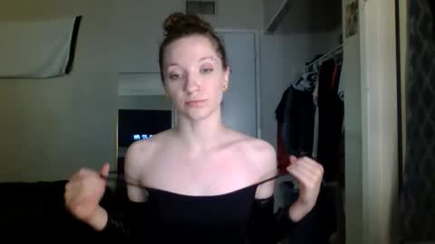 Lizzie Vonn online show from March 2, 5:19 am