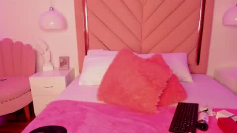 Lola online show from June 27, 5:30 am