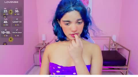 Snapshot of lola__45 chatting on October 17, 8:23 pm online show from October 17, 8:23 pm