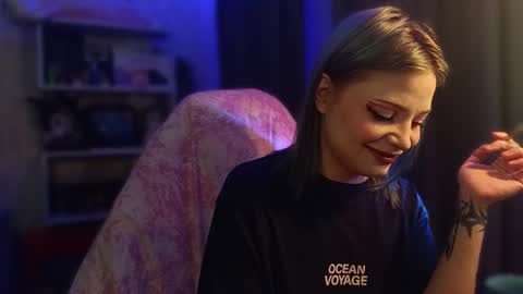 lola online show from December 17, 10:08 am