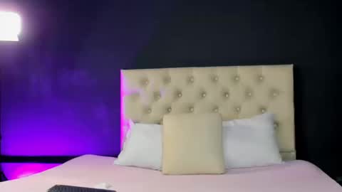 lola red online show from September 15, 1:41 pm