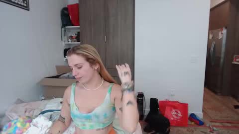 lolaa555 online show from April 11, 9:51 pm