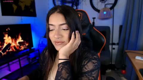 lolaasmith_21 online show from May 24, 3:00 pm