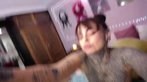 Snapshot of lolabrouse__ chatting on October 6, 8:57 pm Lola online show from October 6, 8:57 pm