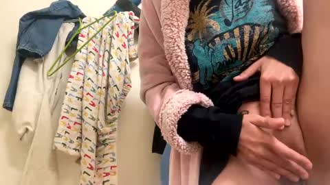 lolaflowers69 online show from January 1, 9:09 pm