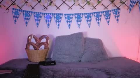  Lola  online show from October 4, 12:16 am