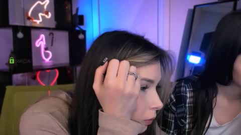 lole ti online show from January 14, 7:19 pm