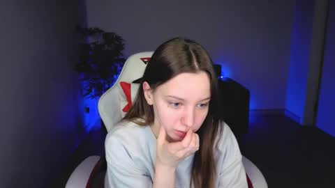 lolytaberry online show from May 11, 1:40 am