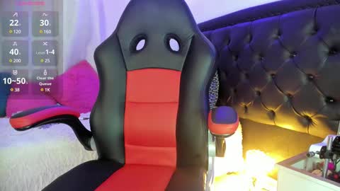 Jennifer  online show from February 27, 8:20 pm