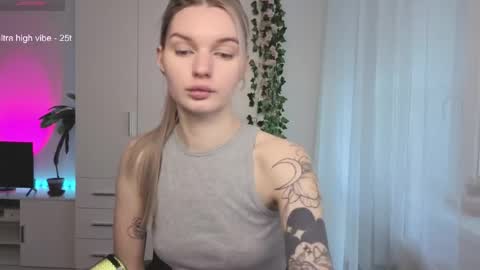 Luna online show from April 16, 3:01 pm