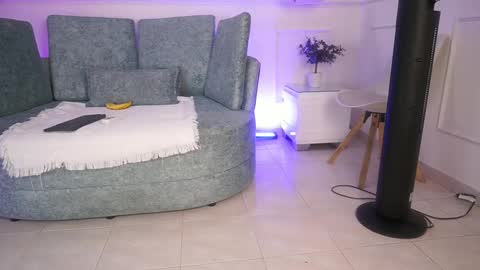 Loona Nyx online show from October 14, 11:35 am