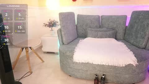 Loona Nyx online show from December 22, 11:35 am